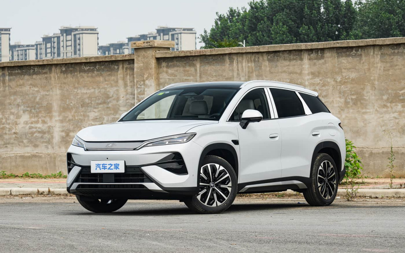 BYD Song Ultra DM-i фото спереди