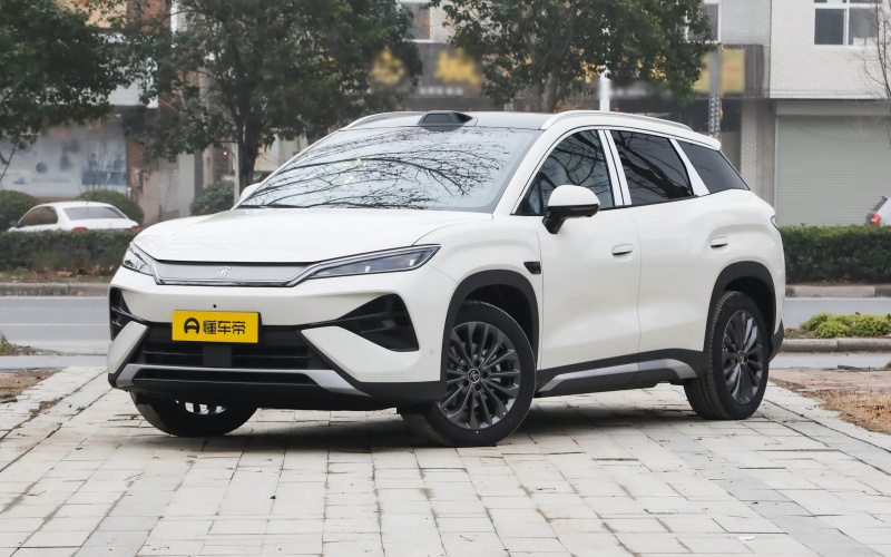 BYD Song Ultra фото спереду