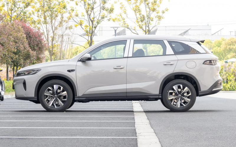 BYD Sea Lion 05 DM-i фото задній диван