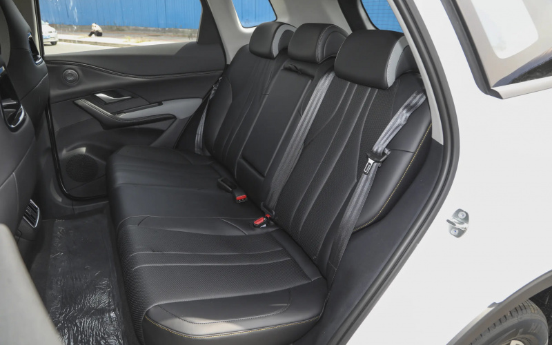 BYD Sea Lion 05 DM-i фото задній диван