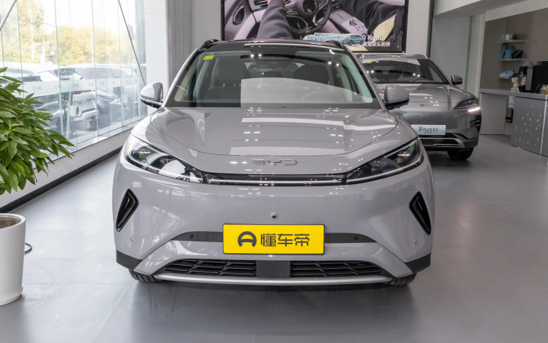 BYD Sea Lion 05 фото збоку