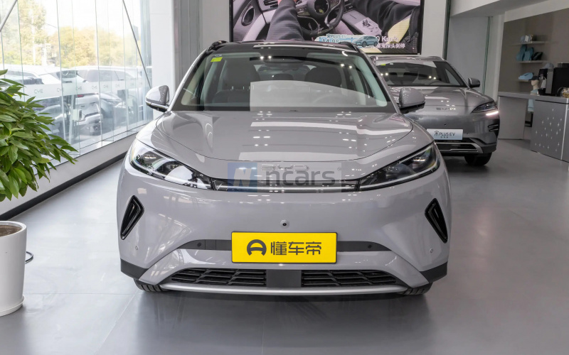 BYD Sea Lion 05 фото со стороны