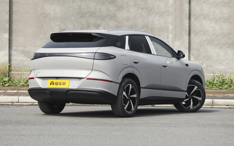 BYD Sea Lion 06 2026 фото збоку