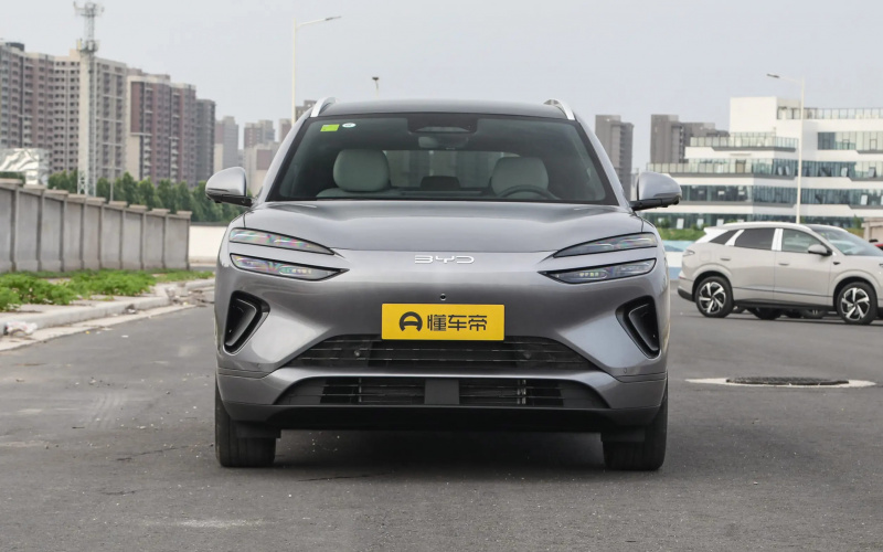 BYD SeaLion 06 DM фото збоку