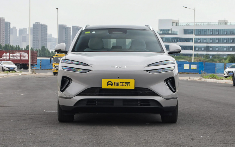 BYD SeaLion 06 DM фото збоку