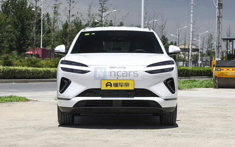 BYD Sea Lion 06 фото со стороны