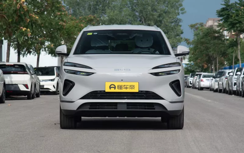 BYD SeaLion 06 фото со стороны