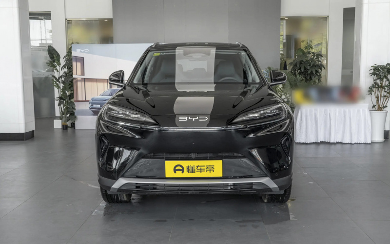 BYD Sea Lion 07 DM-i фото со стороны