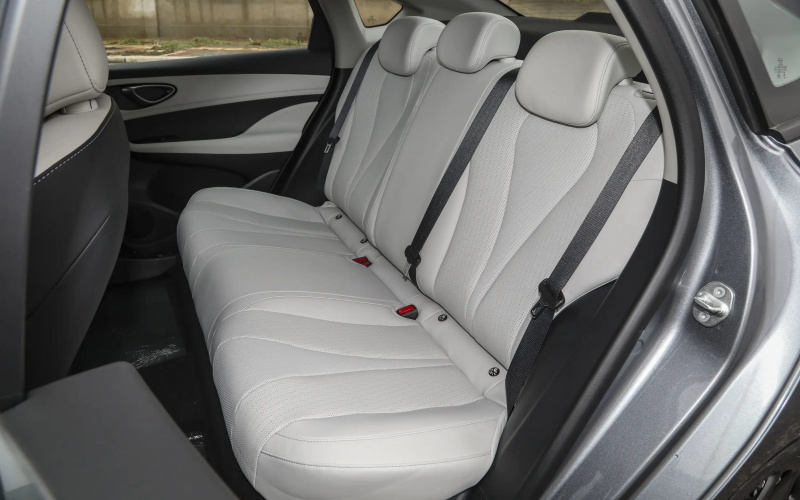 BYD Seal 05 DM-i фото задний диван