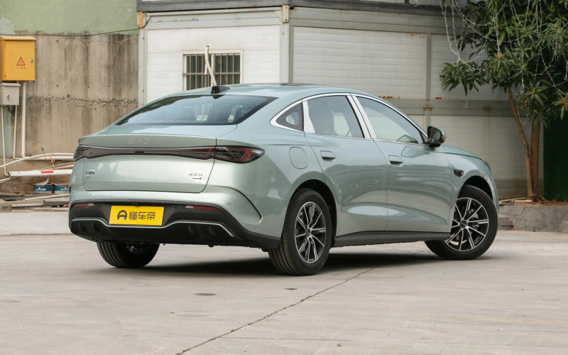 BYD Seal 06 2026 DM-i фото со стороны