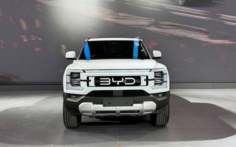 BYD Shark 6 DM фото со стороны