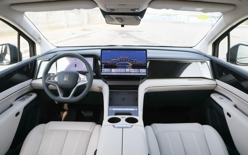 BYD Summer DM-i фото салону