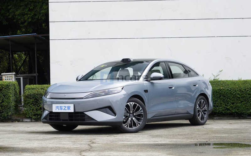 BYD Qin Max DM-i фото спереду