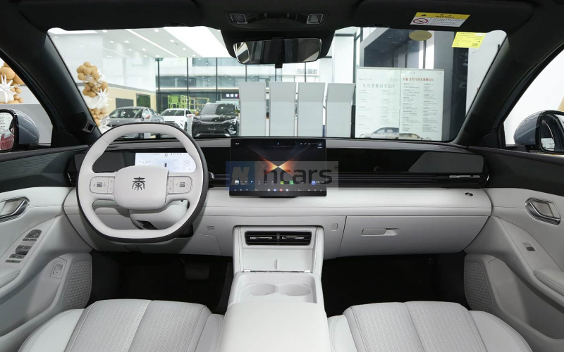 BYD Qin Max DM-i фото салону