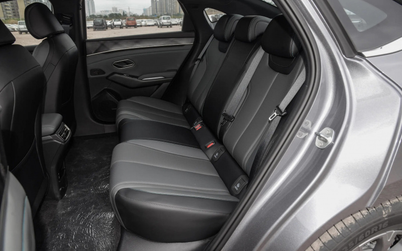 BYD Qin L DM-i фото задний диван