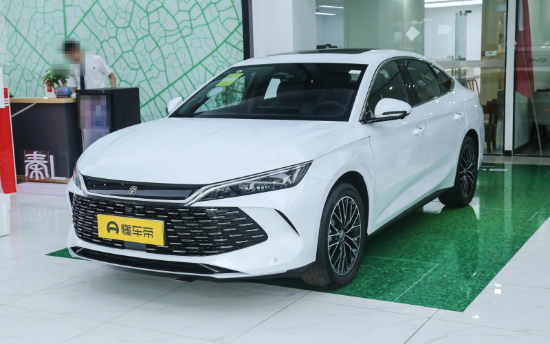 BYD Qin L DM-i фото спереду