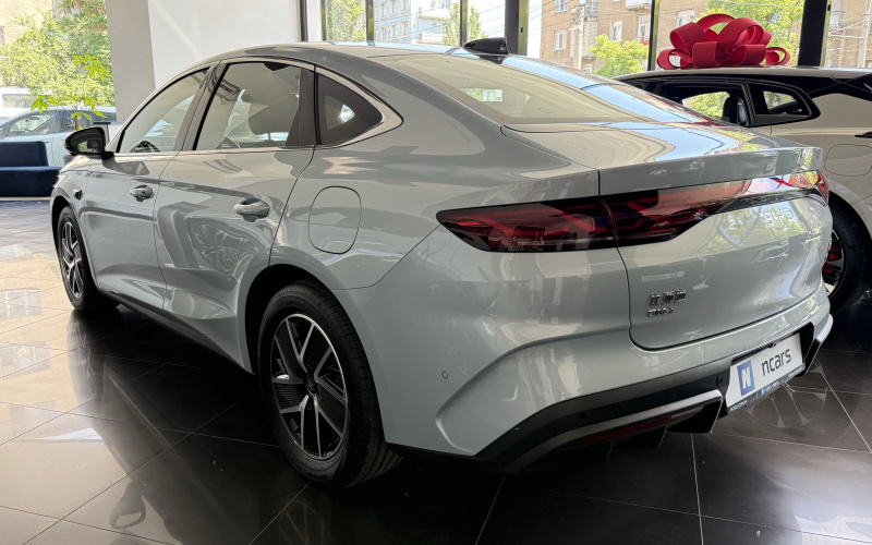 BYD Qin L DM-i фото задний диван