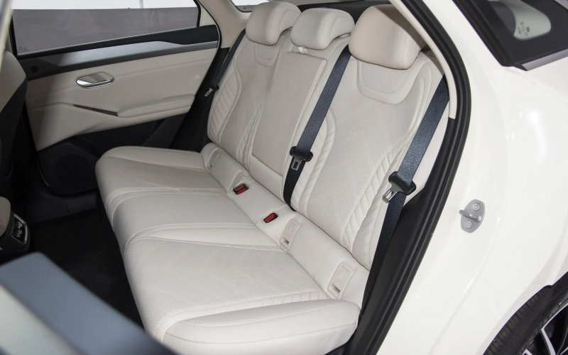BYD Qin L фото задний диван