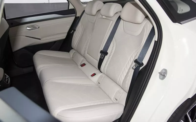 BYD Qin L фото задний диван
