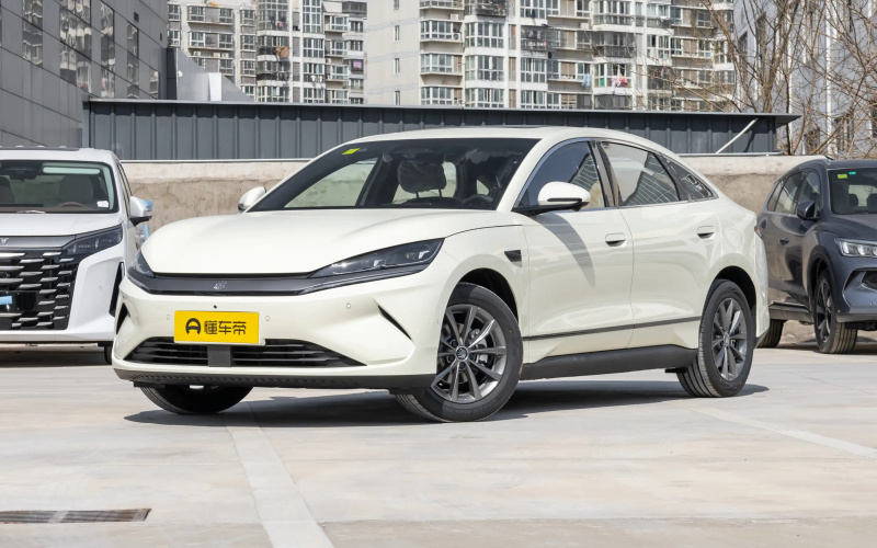BYD Qin L фото спереди