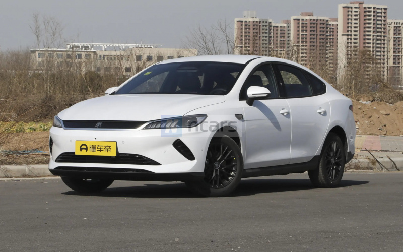 BYD Qin Plus фото спереду