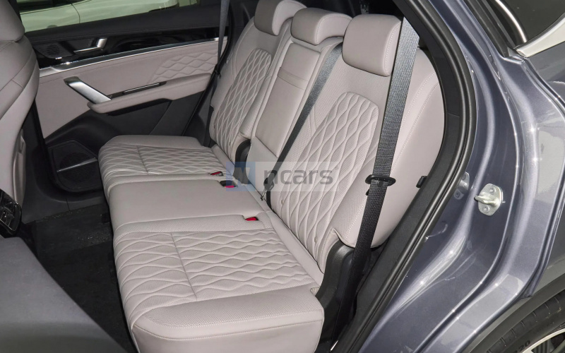 BYD Tang DM-i фото задний диван