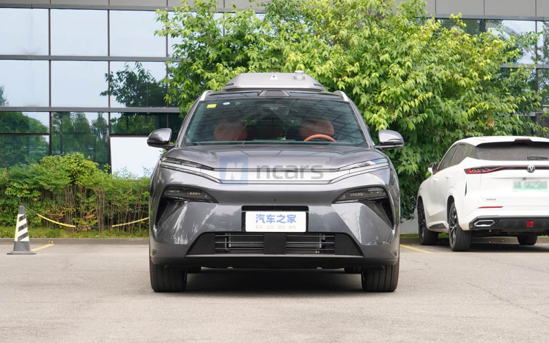 BYD Tang L DM фото збоку