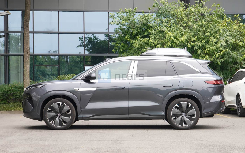 BYD Tang L DM фото задній диван