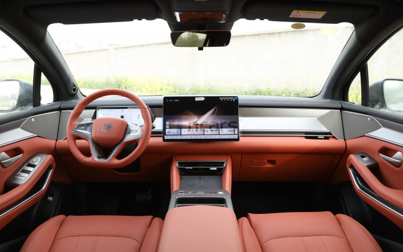 BYD Tang L DM фото салону