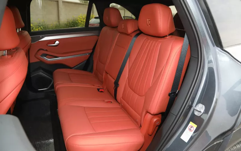 BYD Tang L DM фото задній диван BYD Tang L DM фото задній диван