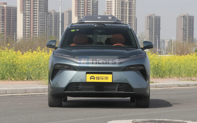 BYD Tang L DM фото со стороны