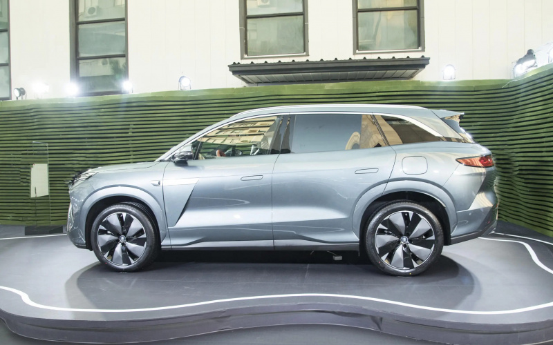 BYD Tang L фото задний диван