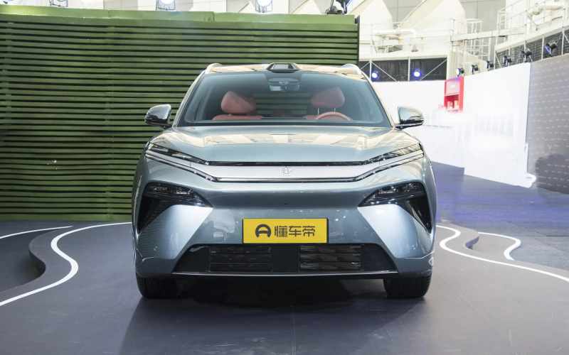 BYD Tang L фото со стороны