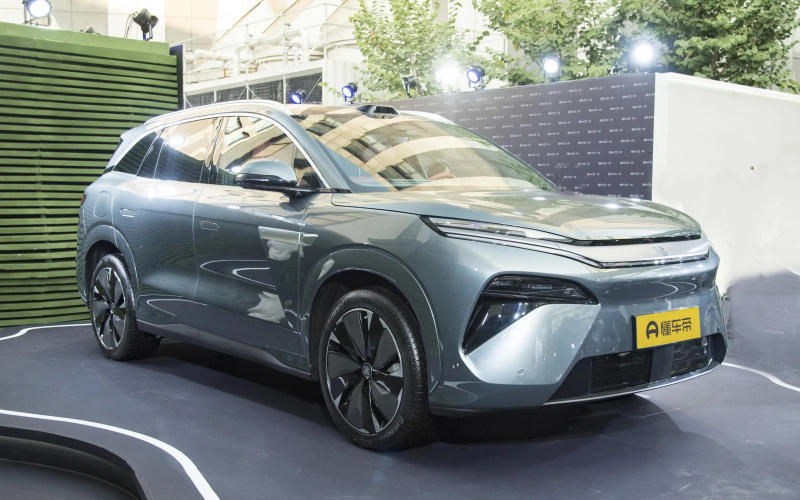 BYD Tang L фото салона