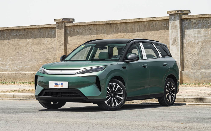 BYD Yuan Plus фото спереду