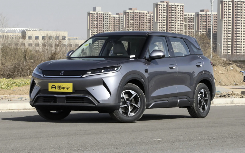 BYD Yuan Up фото спереду