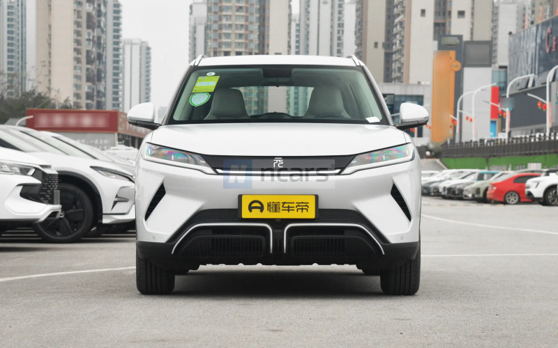 BYD Yuan Up фото со стороны
