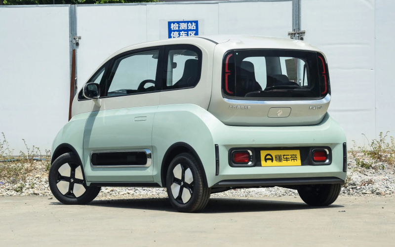 Baojun KIWI фото збоку