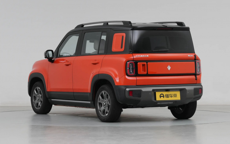 Baojun Yep Plus фото со стороны