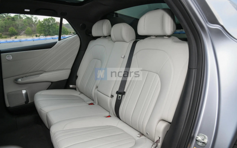 Changan Qiyuan E07 фото задний диван