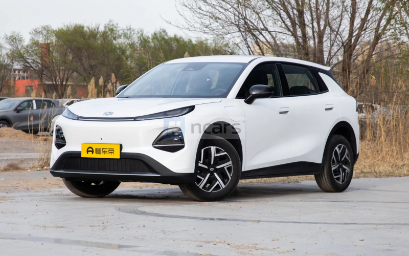 Changan Qiyuan Q05 фото спереди