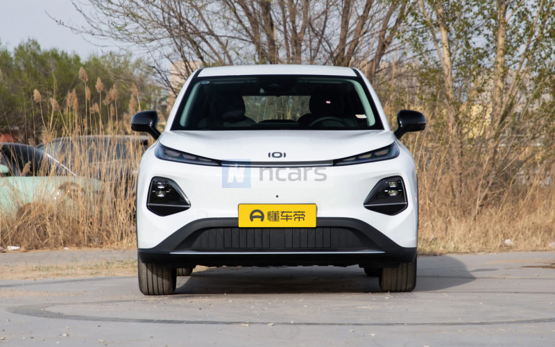 Changan Qiyuan Q05 фото со стороны