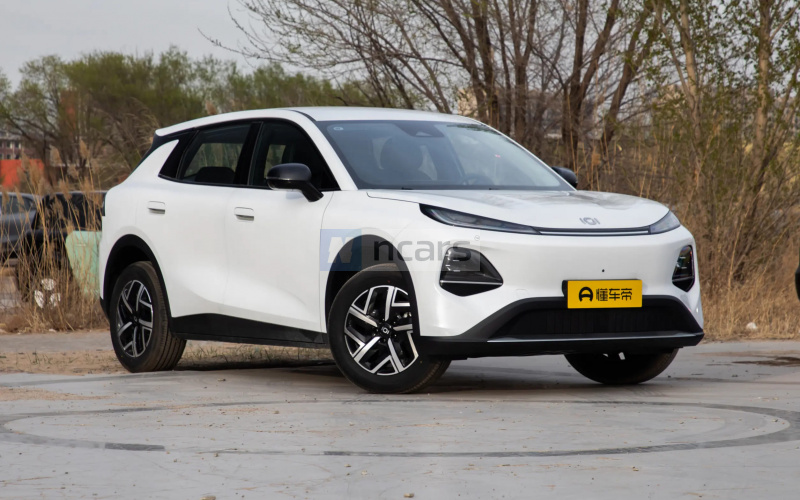 Changan Qiyuan Q05 фото салона