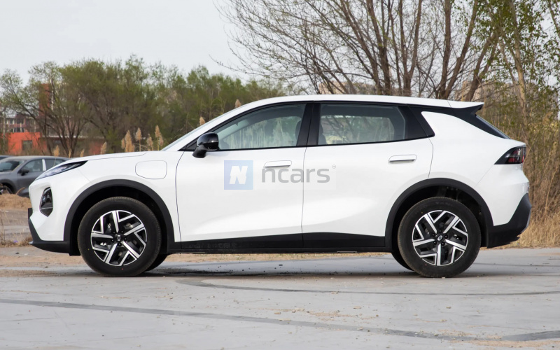Changan Qiyuan Q05 фото задний диван