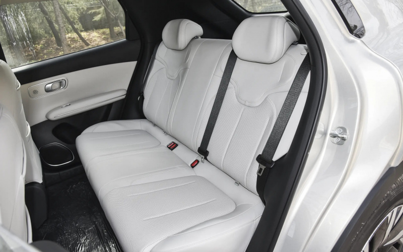 Changan Qiyuan Q05 фото задній диван