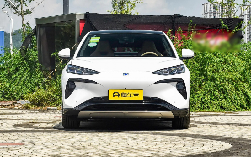 Denza N7 фото со стороны