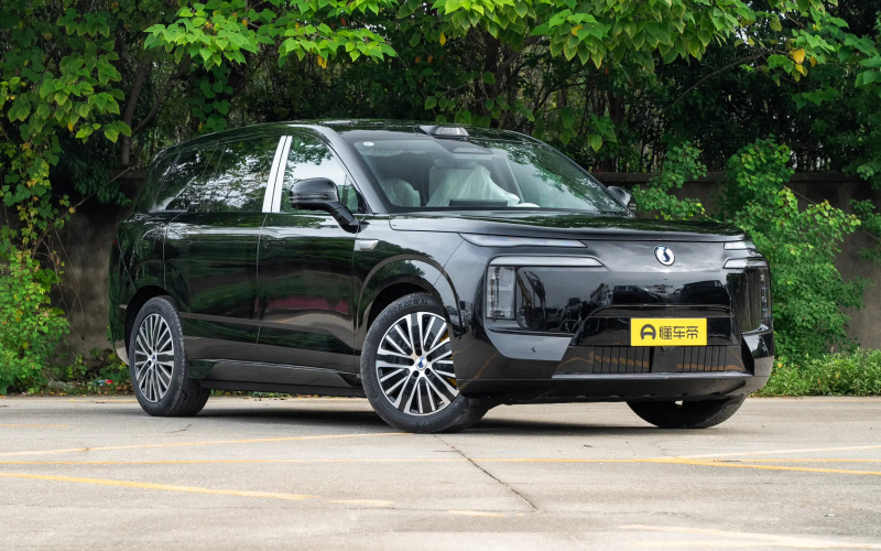 Denza N8L DM фото салона