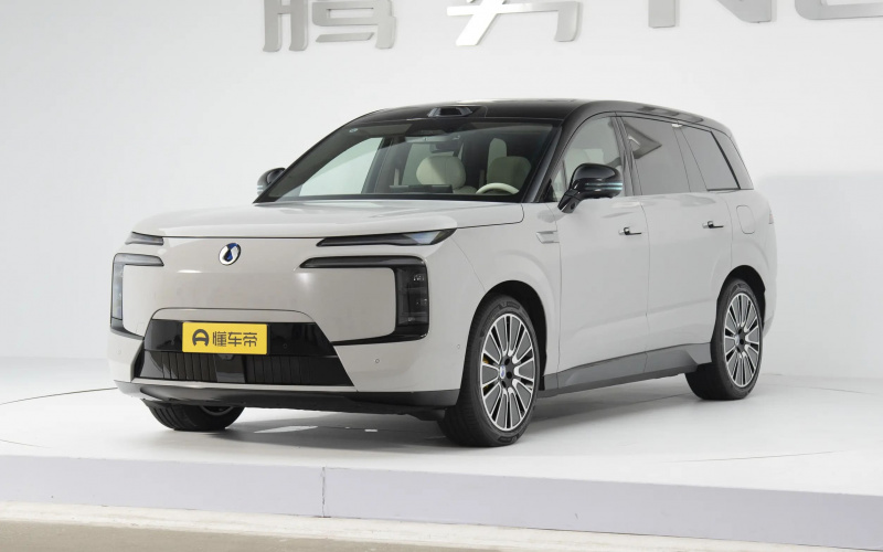 Denza N8L DM фото спереди