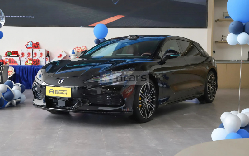 Denza Z9 GT фото спереди