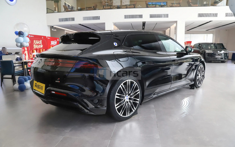 Denza Z9 GT фото со стороны